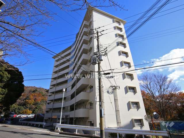 住吉台東住宅5号棟の外観（西側から）