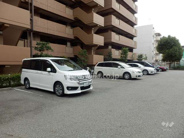 敷地内駐車場（屋外平面式）