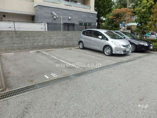 敷地内駐車場（屋外平面式）