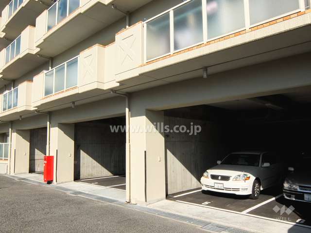 敷地内駐車場（屋内平面式）