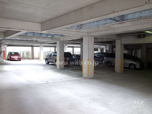 敷地内駐車場（屋内平面式）