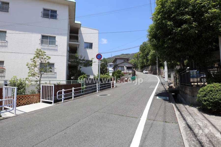 敷地北東側の前面道路