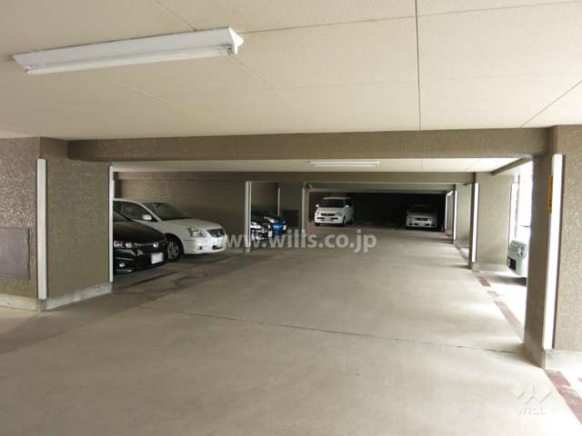 敷地内駐車場（屋内平面式）