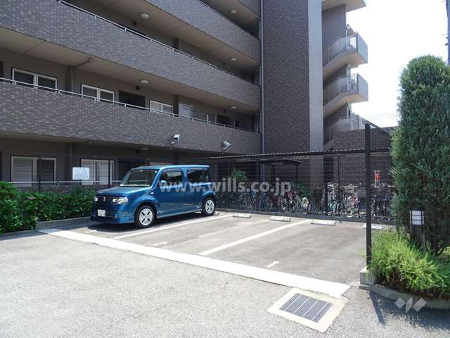 敷地内駐車場（屋外平面式）