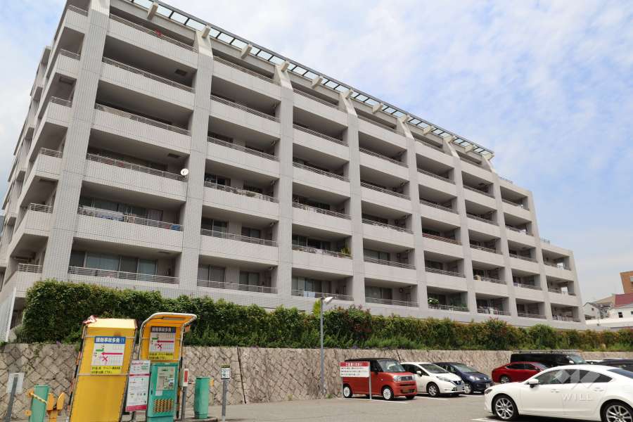 岡本パークホームズの外観（南西側から）