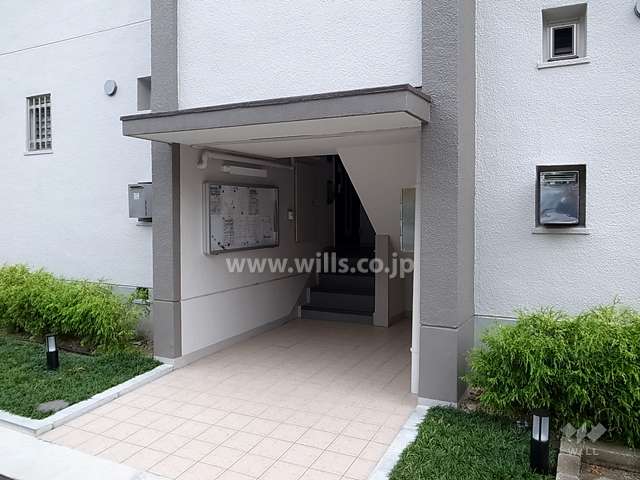 住戸入り口（共用ポスト）