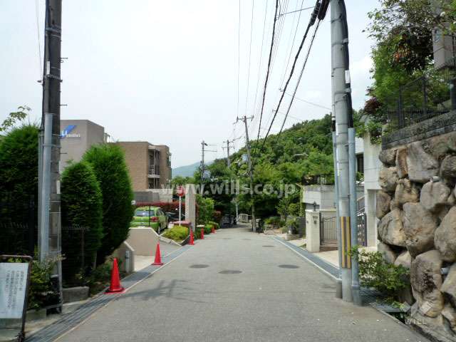 敷地北側の前面道路