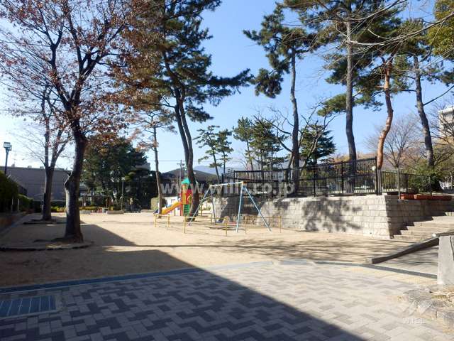 敷地に隣接する『雨の神公園』