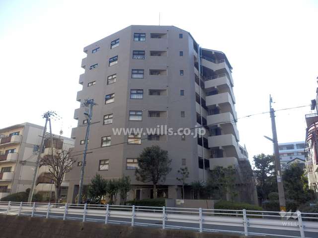 ファミール本山の外観（北東側から）