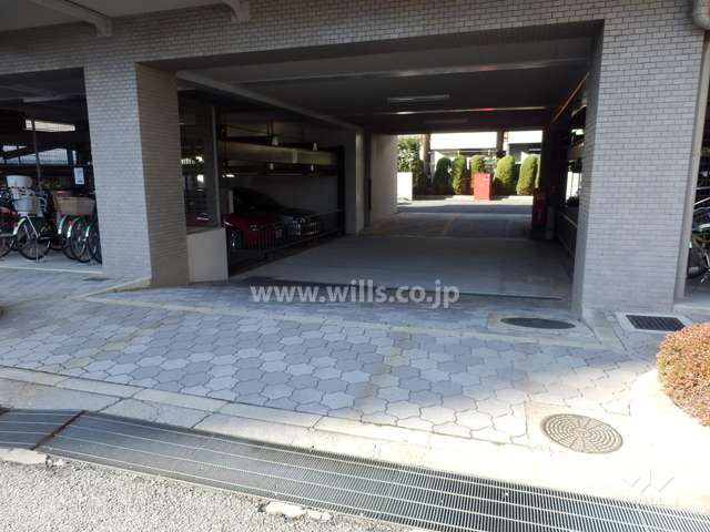 駐車場出入り口