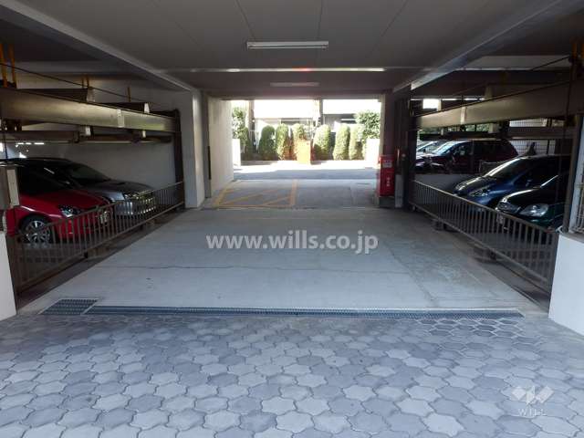 敷地内駐車場（屋内機械式）