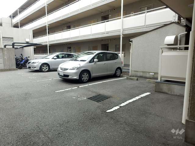 敷地内駐車場（屋外平面式）