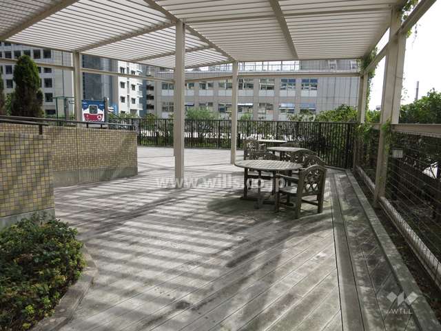 敷地内にあるテラス