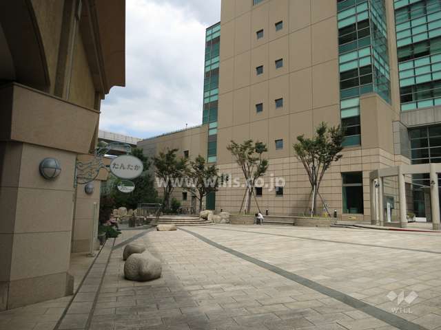 エントランス前の広場