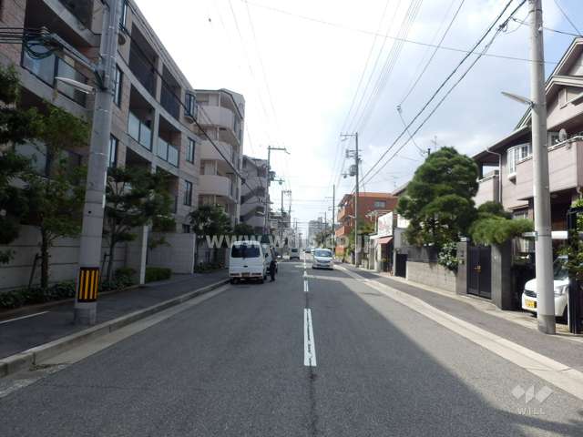 敷地北側の前面道路