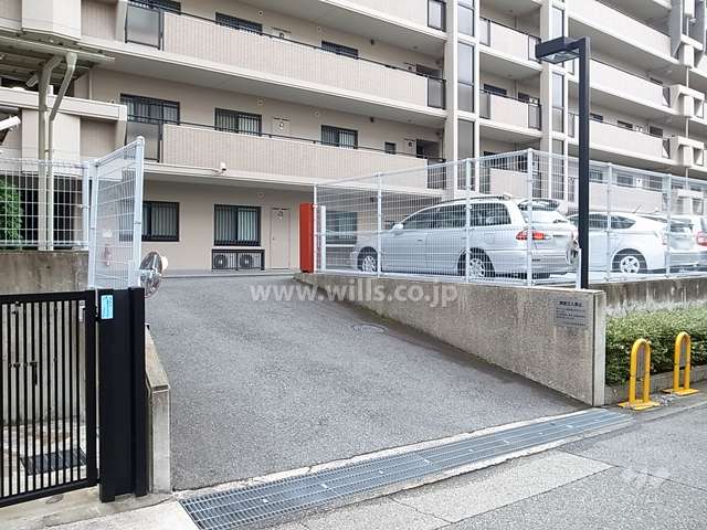 駐車場出入り口