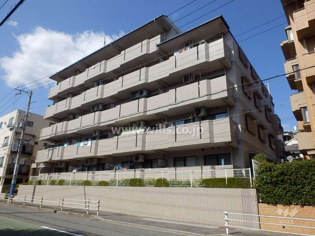 エンゼルハイム本山の外観（南東側から）