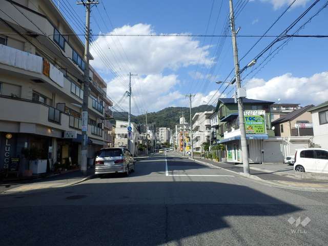 敷地東側の前面道路