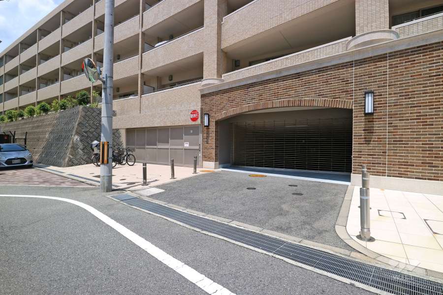 駐車場の出入口