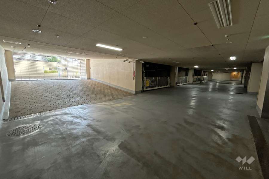 敷地内駐車場（リングシャッター付き）