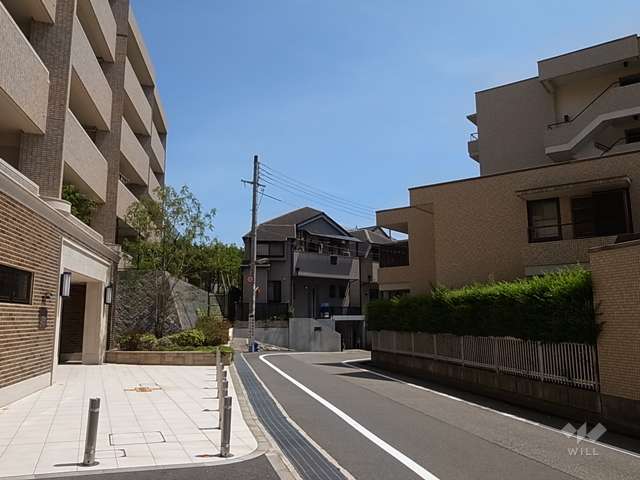 敷地南側の前面道路