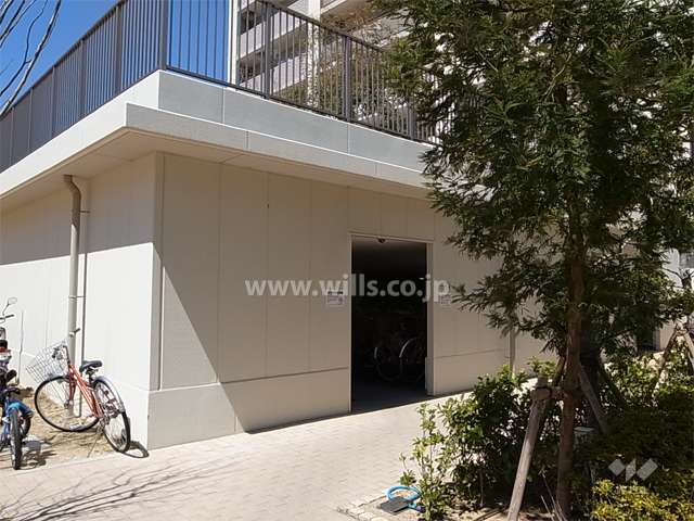 駐輪場の建物