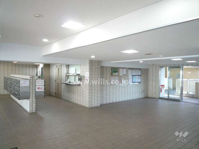 北側エントランスホール