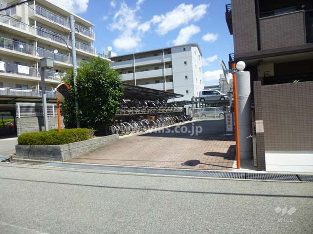 駐車場出入り口