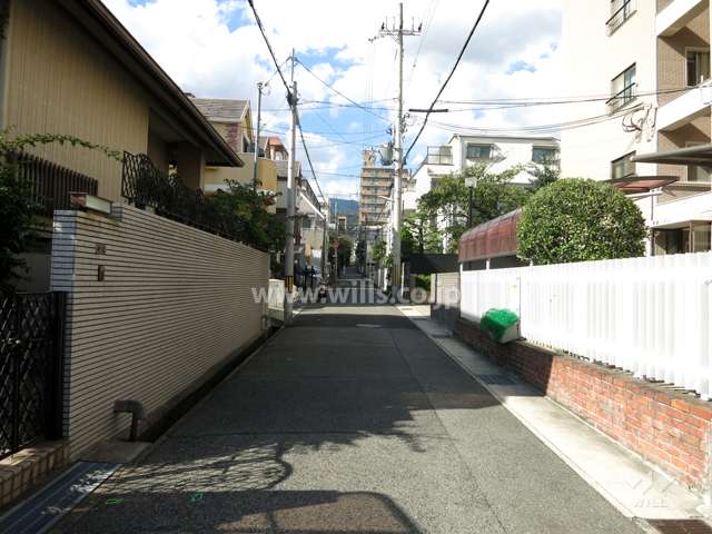敷地南西側の前面道路