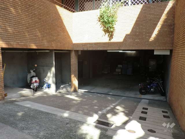 駐車場出入り口