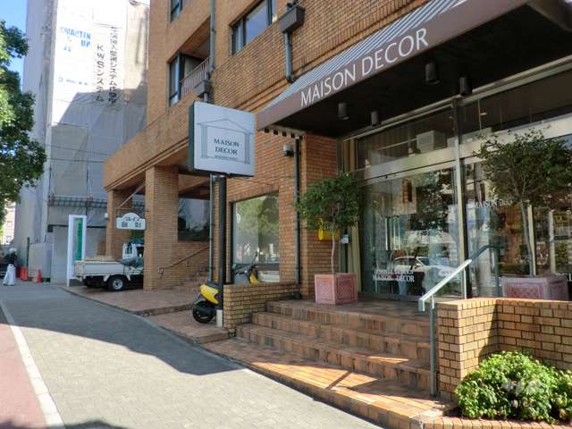 1階は店舗が入っています。