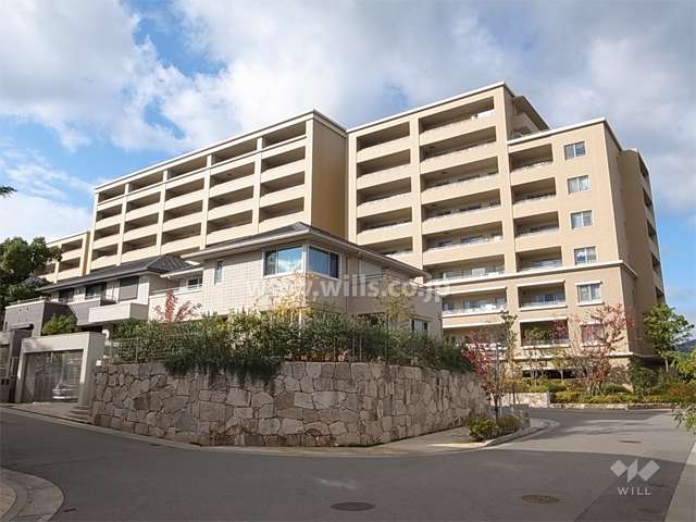 敷地南側は一戸建てが建ち並ぶ住宅地です。