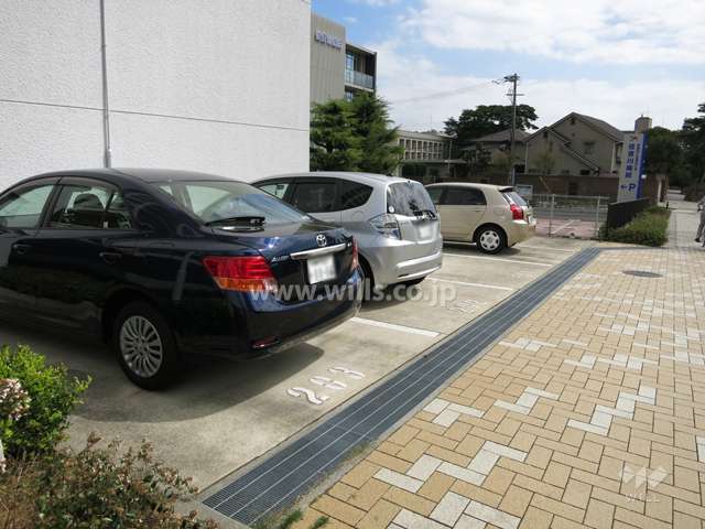 敷地内駐車場（屋外平面式）