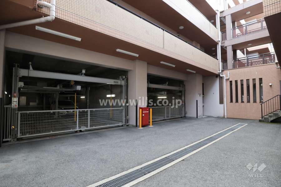 敷地内駐車場（屋内機械式）