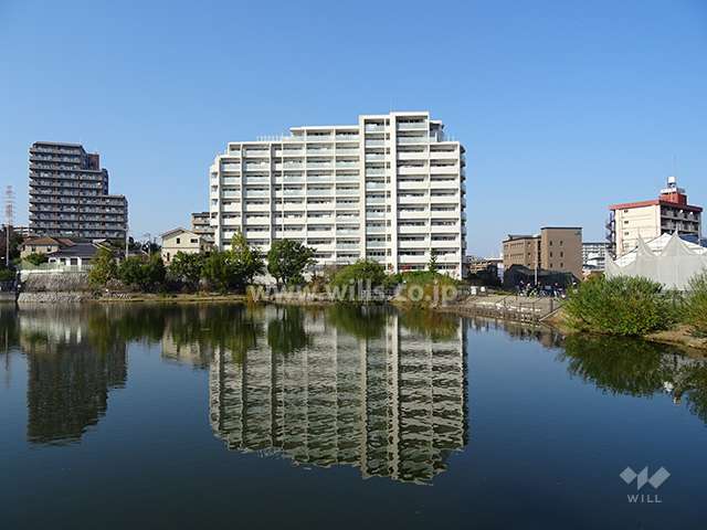 プラウド千里山田の遠景（南側から）