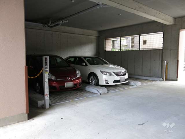 敷地内駐車場（屋内機械式）