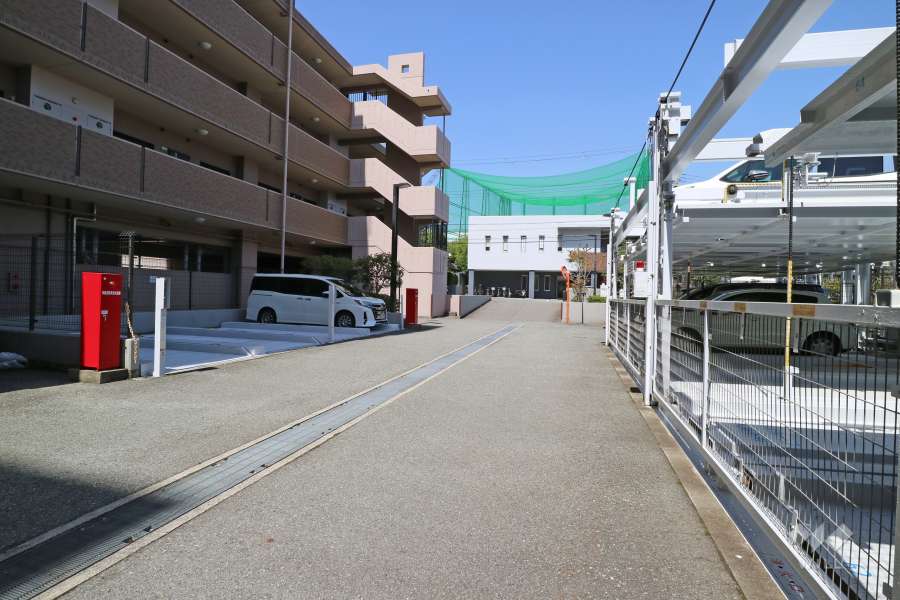 敷地内駐車場（屋外機械式）