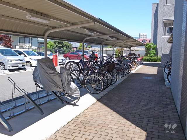 自転車置場（ラック付き）