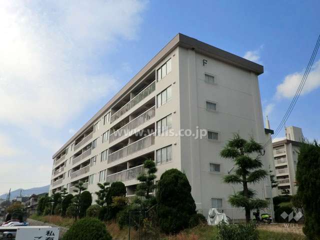 山御影マンションF棟の外観（南東側から）