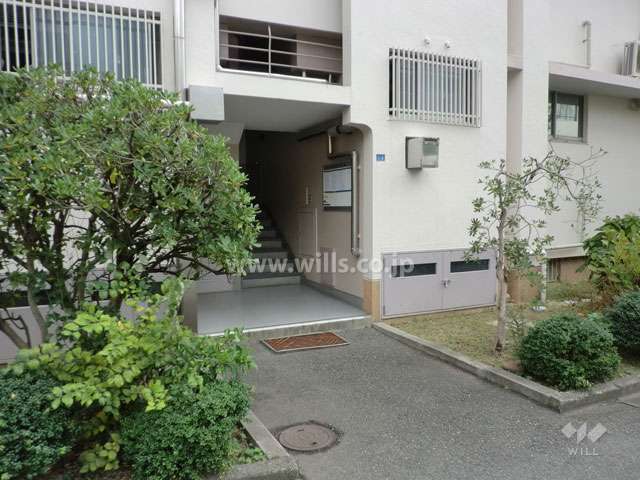 住戸入り口（共用ポスト）