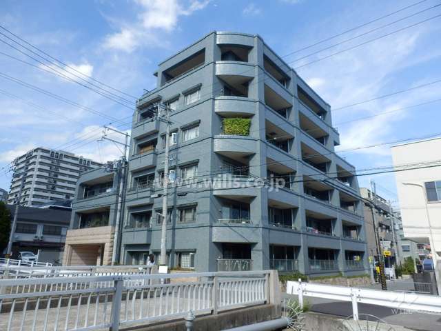 ウォームスヴィル本山の外観（南西側から）