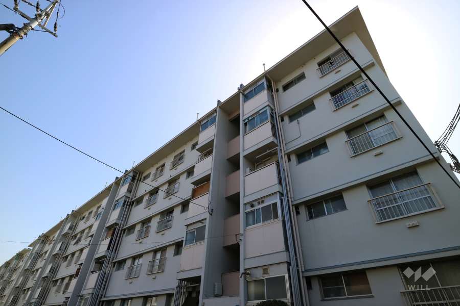 東仁川団地4号棟の外観(北西側から）