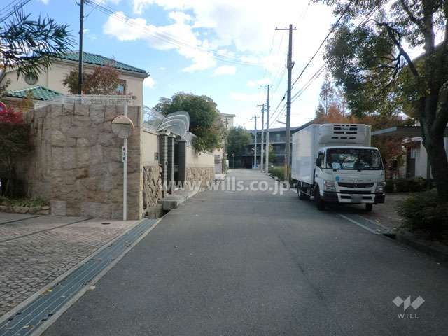 敷地南西側の前面道路