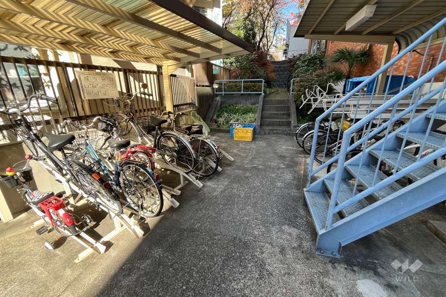 駐輪場（屋根付き）