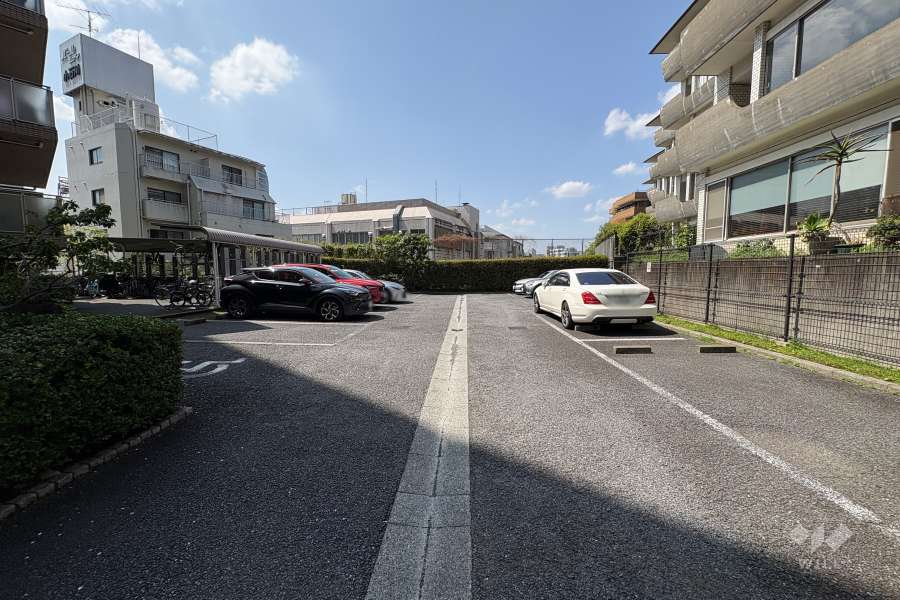 敷地内駐車場（屋外平面式）