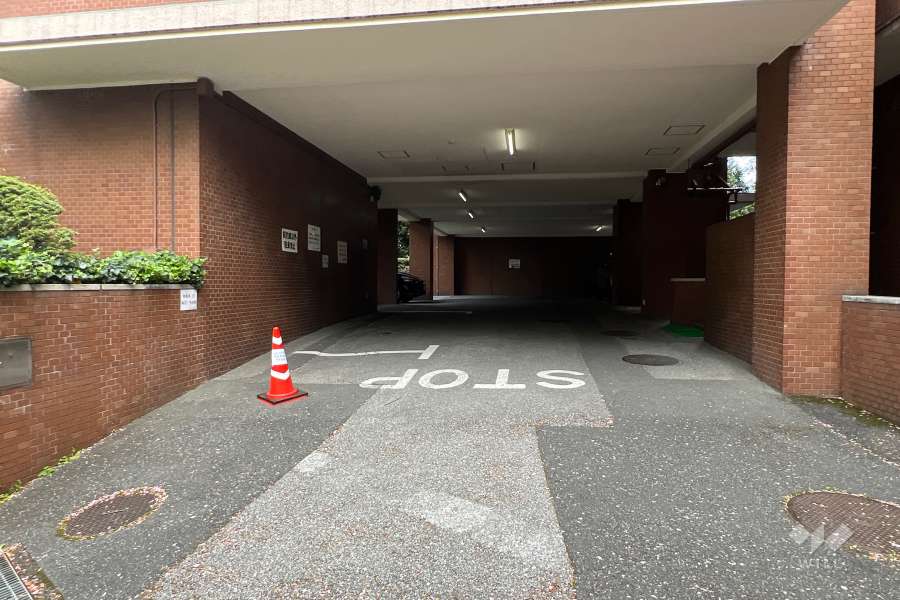 駐車場の出入り口