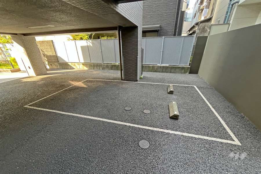 敷地内駐車場（屋外平面式）