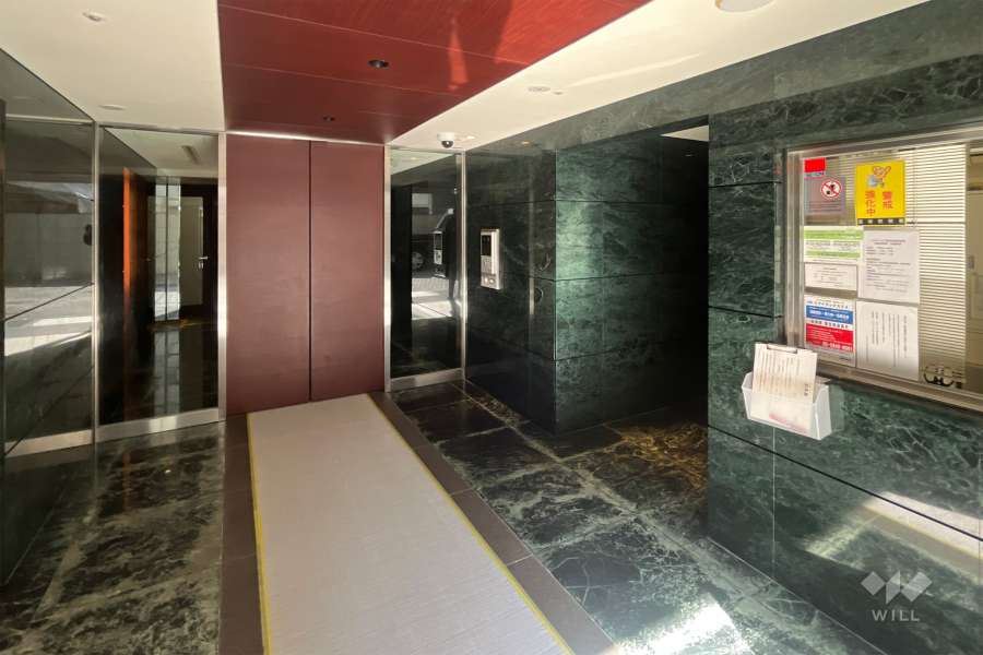 エントランスはオートロック付きです。