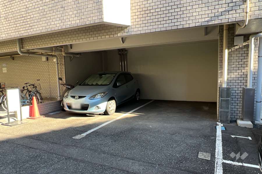 敷地内駐車場（屋内平面式）