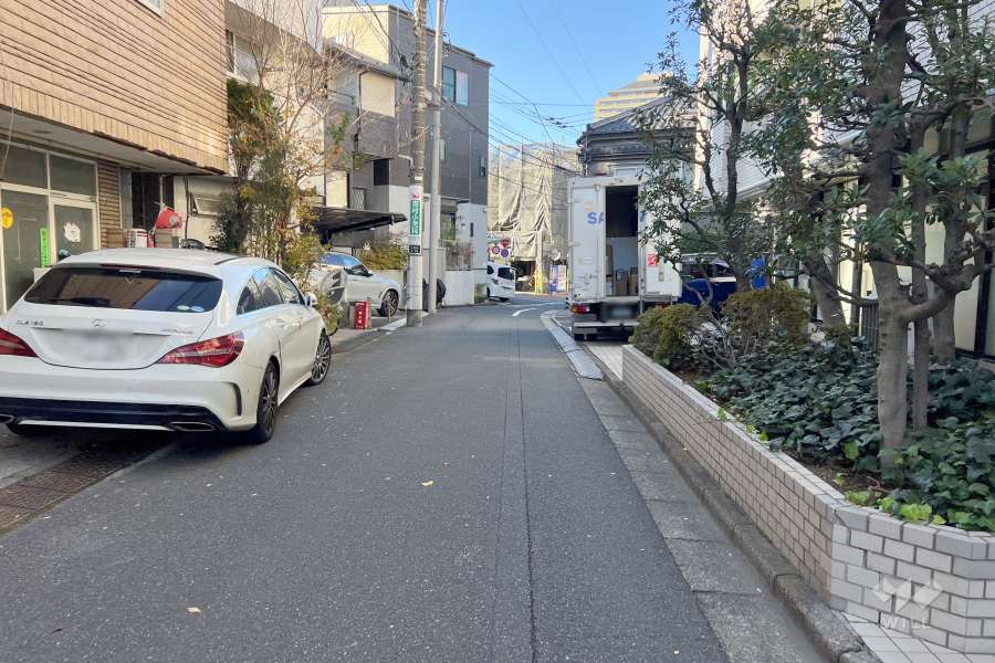 敷地南西側の前面道路